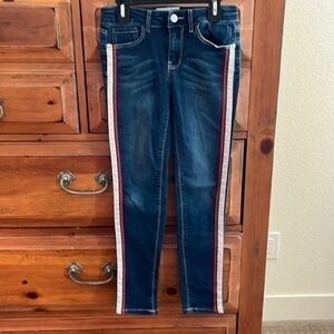 Beautees Girl’s blue jeans with elastic waistband and pockets, size 10.